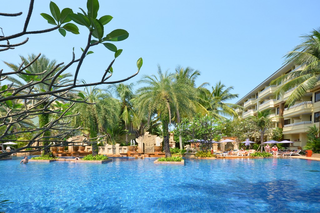 Holiday Inn, Patong Beach, Busakorn pool